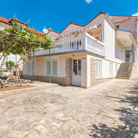 Lovely In Apartment Sveti Filip i Jakov