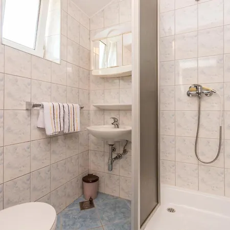 Amazing In W/ Apartment *