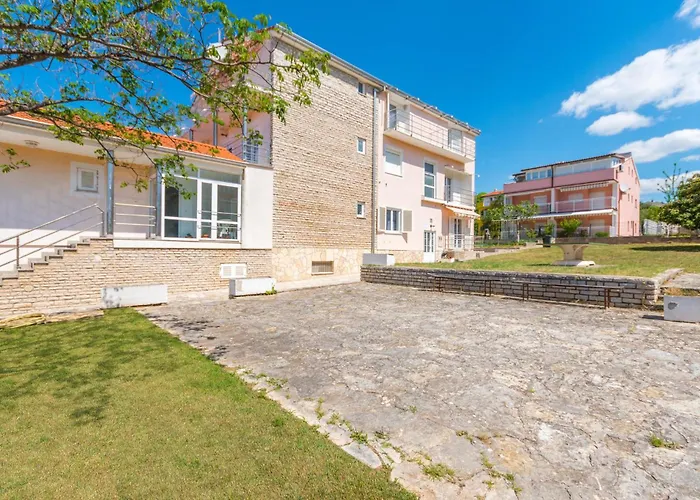 Lejlighed Lovely In *